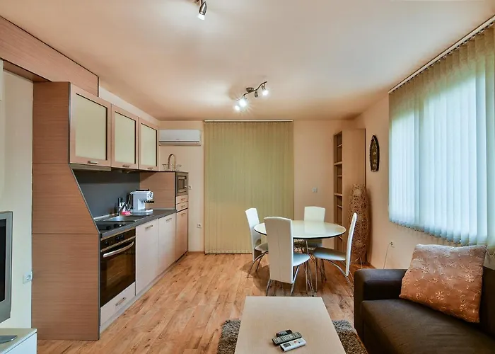 Budget 1br Flat Downtown *